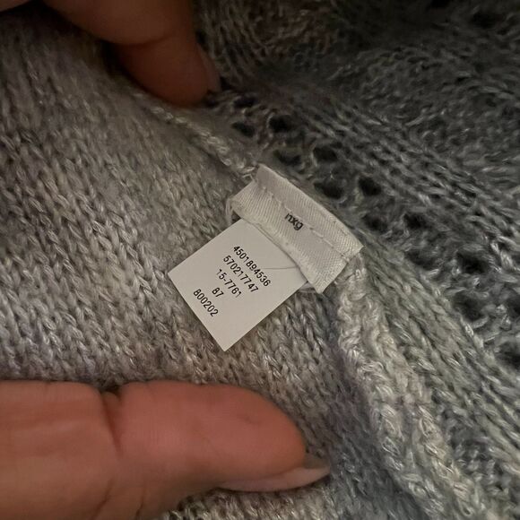 Pearl Embellished Cable Knit Sweater Gray Mock Neck Soft Cozy Winter Chic M - Picture 11 of 11